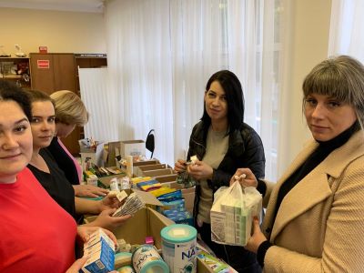 В пункт временного размещения жителей Белгорода доставлены лекарства и детское питание