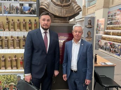 Председатель Общественной палаты Щелково посетил выставку 